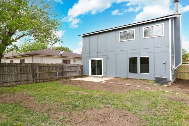 Building Photo - RENOVATED 3-BEDROOM HOME IN CONVERSE, JUDS...