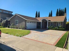 Building Photo - 17821 San Leandro Ln