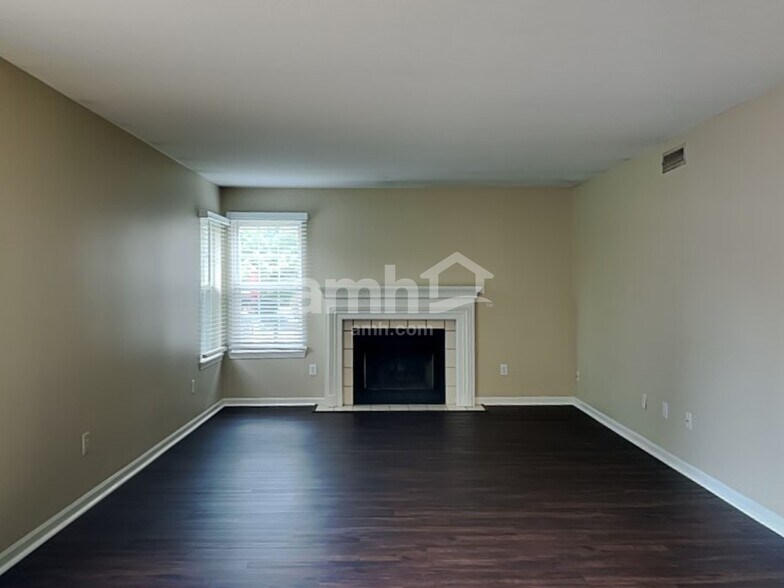 Building Photo - 13943 Wakefield Pl