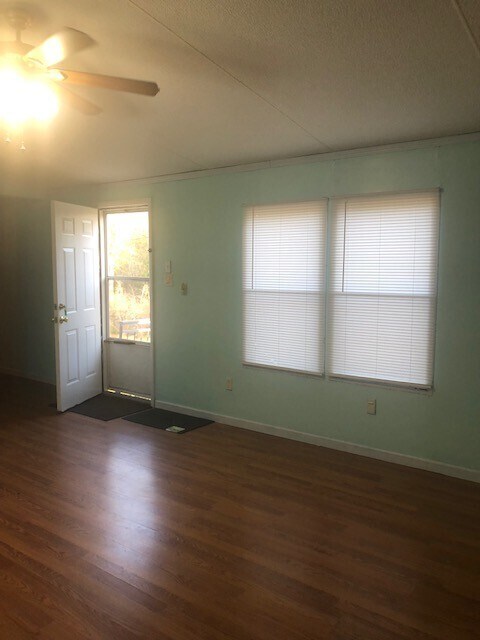 Building Photo - 60 Sugar Cane Ln