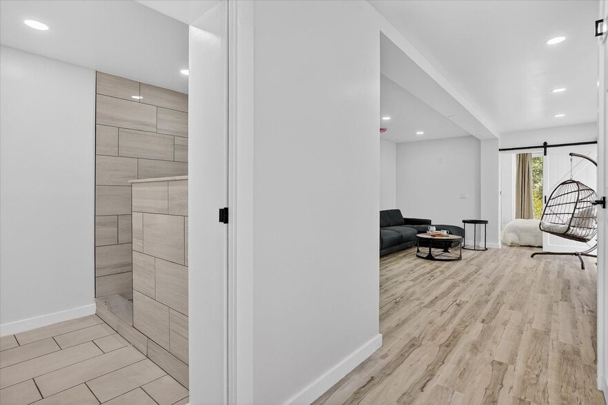 Building Photo - 8778 Waterfront Terrace