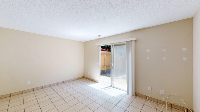 Building Photo - 18225 Happy Ln