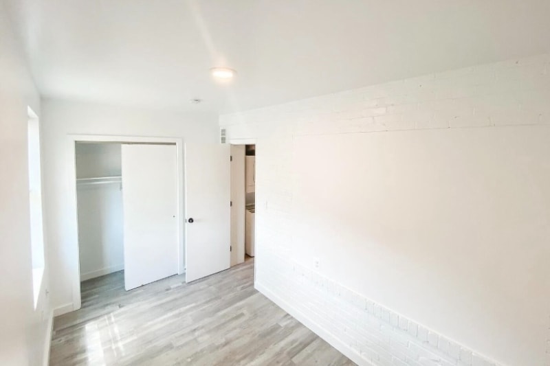 Building Photo - 4609 Quarles St NE