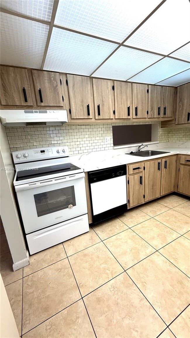 Building Photo - 8540 SW 133rd Avenue Rd