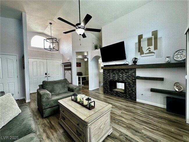 Building Photo - 41 Stone Cress Dr