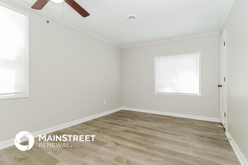Building Photo - 11810 W 69th St