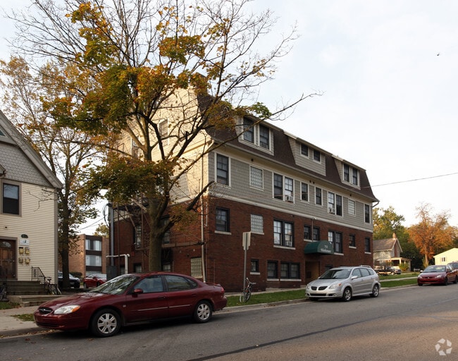 Building Photo - 712 Washtenaw Ave