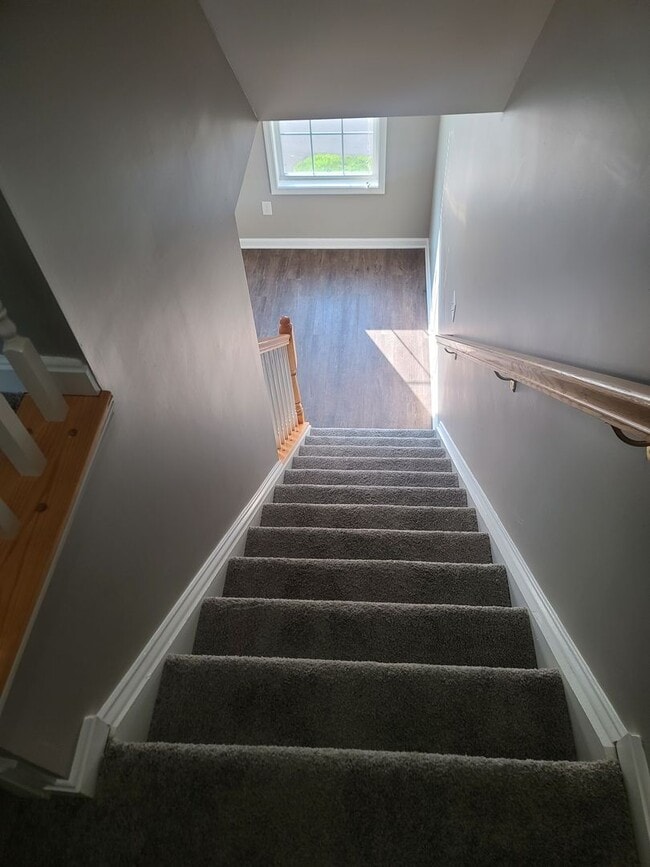 Building Photo - 3 Bedroom Townhouse for Rent in Waynesboro!