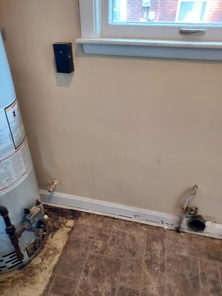 utility room - 6105 Oakdale Ln