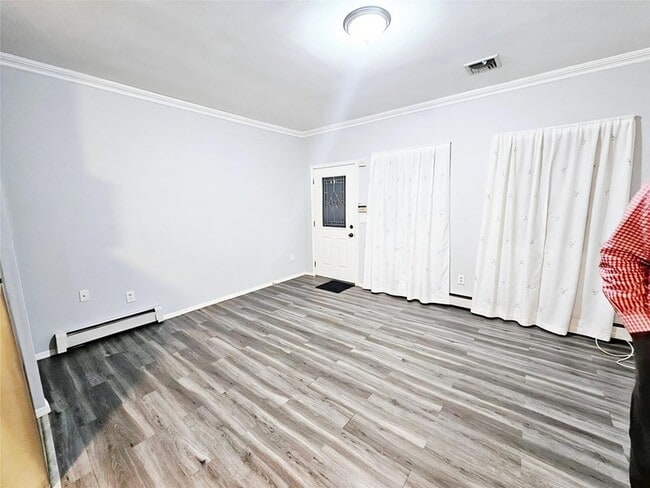 Building Photo - 61 Apple Ln