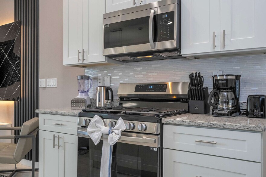 Building Photo - 7514 Sunflower Cir