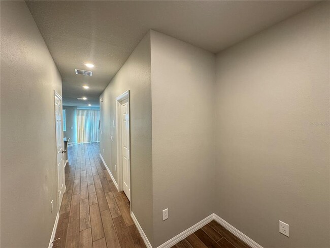 Building Photo - 413 Legacy Lp