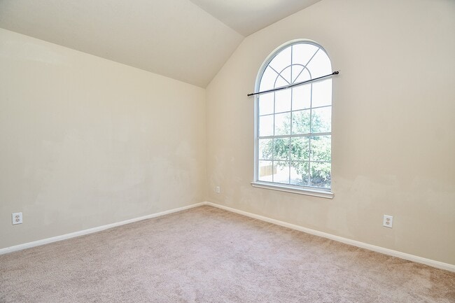 Building Photo - 13979 Maximos Dr