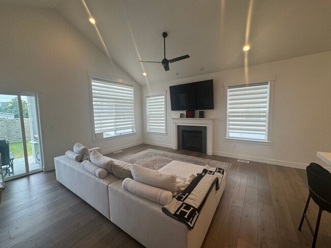 Building Photo - 564 Fashion Creek Ct