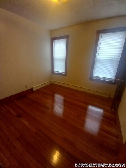 Building Photo - 125 Capen St