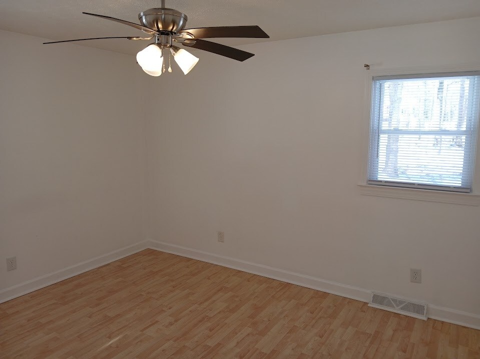 3rd Bedroom - 844 Barnette Tingen Rd