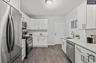 Building Photo - Modern 6-Bedroom Home in North Philadelphia