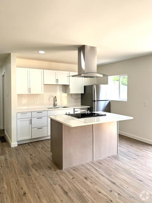 Building Photo - 6386-6386 Shelton Ct