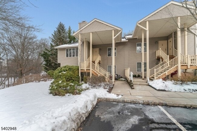 Building Photo - 48 Westchester Terrace