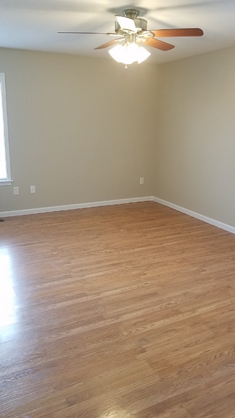 Building Photo - 3980 Howard Gap Rd