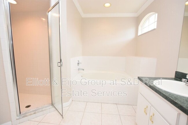 Building Photo - 6233 Napa Dr