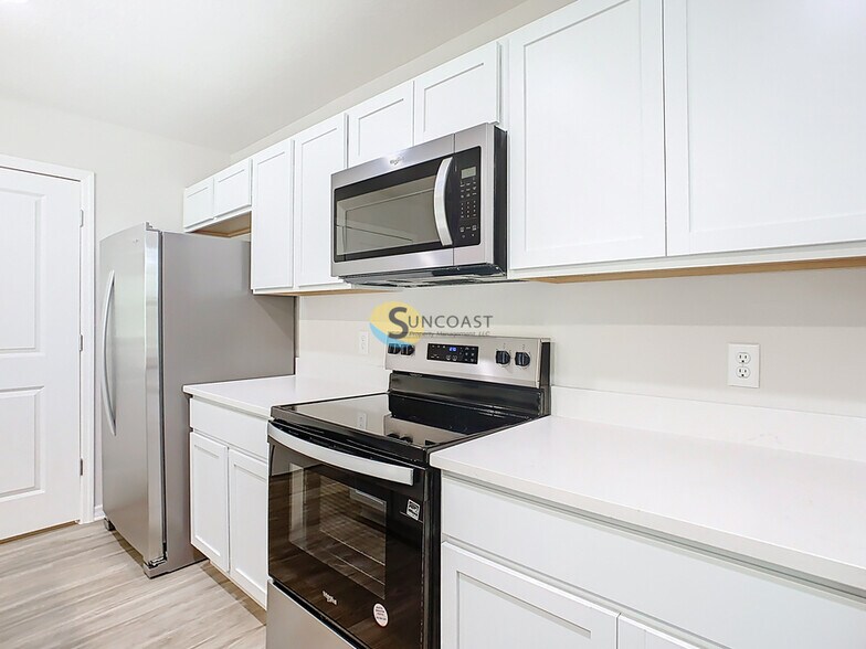 Building Photo - 3821 SW 43rd Ct