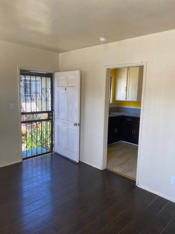 Building Photo - 4364 Ascot Ave