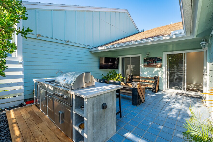Building Photo - 13807 SW 149th Circle Ln
