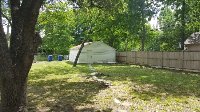 Building Photo - 10852 Cassandra Way