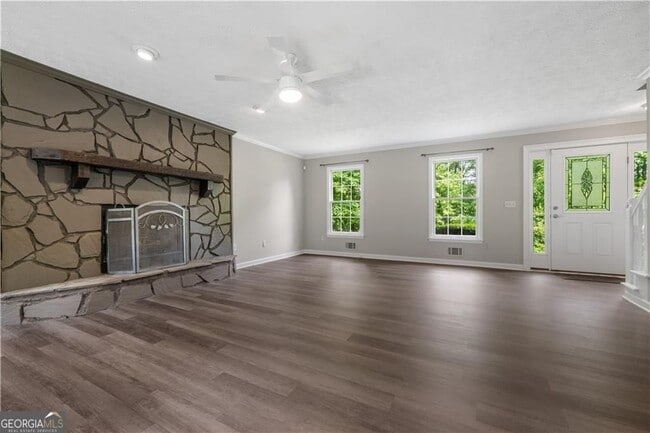 Building Photo - 4752 Forest Glen Ct NE