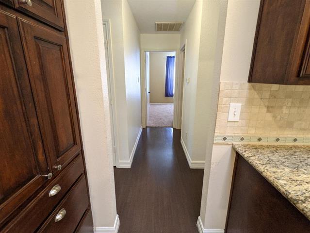 Building Photo - 1321 Meadowbrook Dr