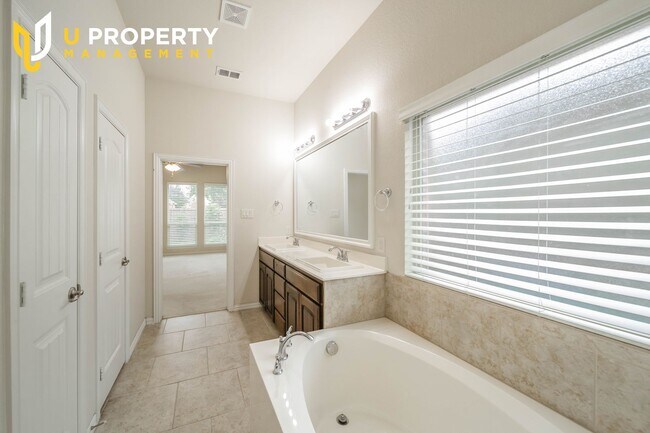 Building Photo - Gorgeous 2-story house in Denton