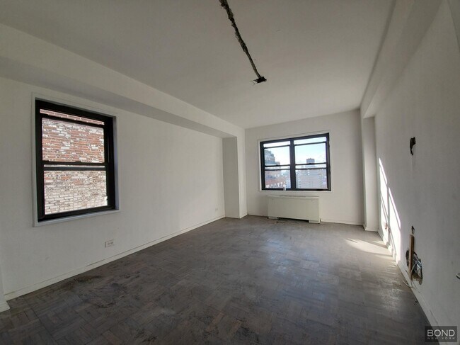 Building Photo - 96 Fifth Avenue