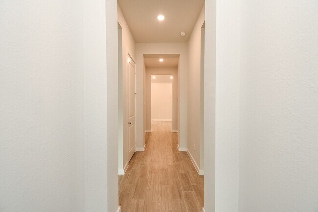 Building Photo - 3322 Verdant Ln