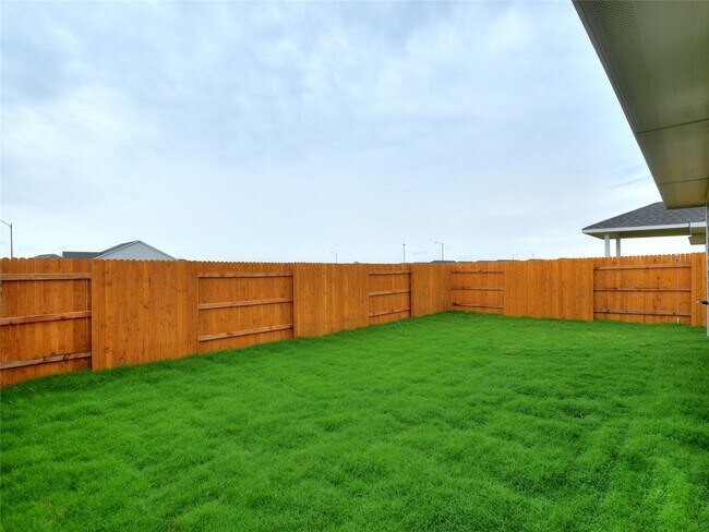 Building Photo - 214 Trailside Ln