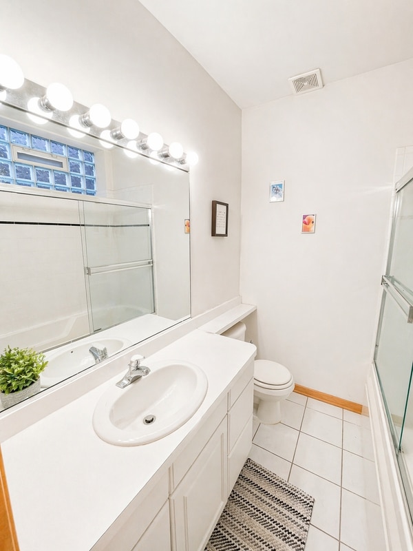 Building Photo - 4237 N Kenmore Ave