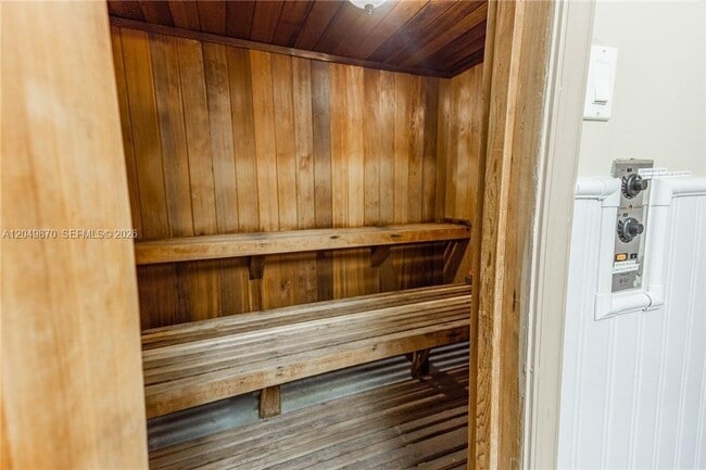 Building Photo - 110 Cypress Club Dr