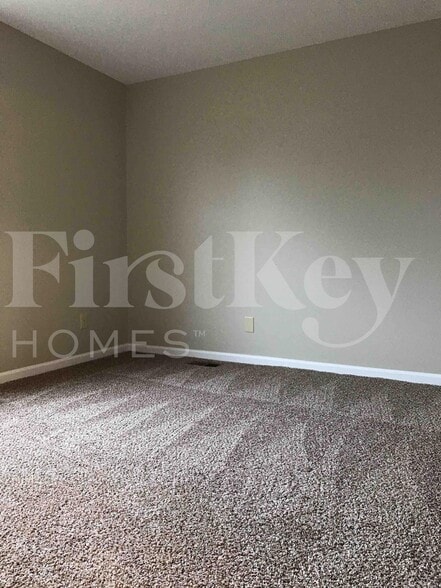 Building Photo - 5851 Tybalt Ln