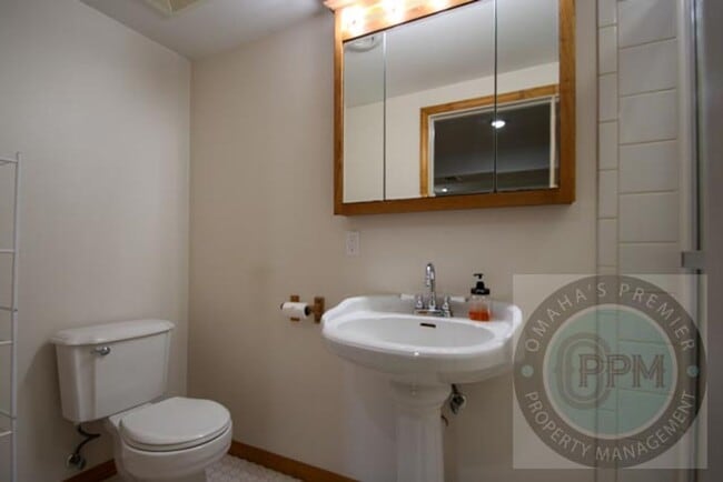 Building Photo - Beautiful 3Bd/2Ba home in Omaha, NE | Finished Basement!