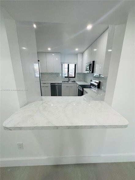 Building Photo - 7157 W 19th Ct