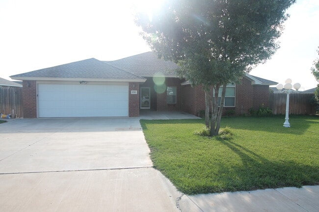 Building Photo - 1705 Tiffani Ln