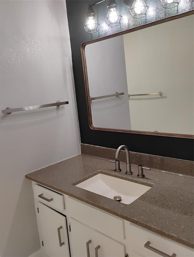 Building Photo - 103 Laurel Ridge