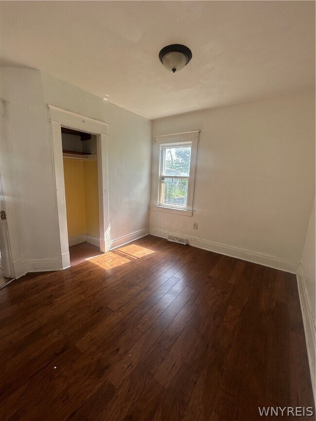 Building Photo - 81 St Florian St