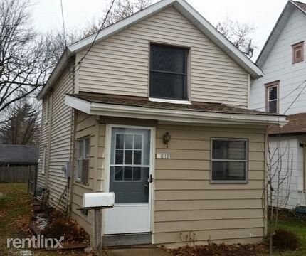 Primary Photo - 2 br, 1 bath House - 617 N Sycamore St 617...