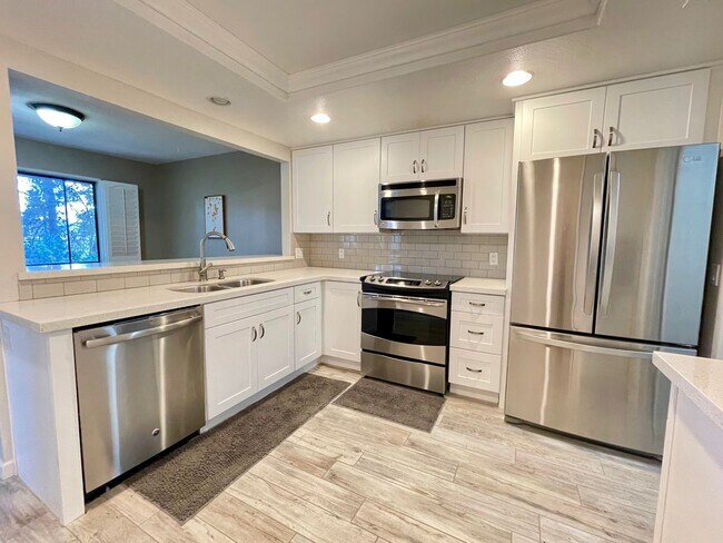 Building Photo - 3 Bedroom Carlsbad Townhouse!