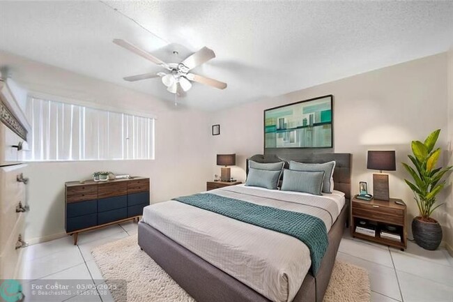 Building Photo - 4360 Riverside Dr