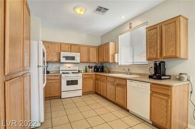 Building Photo - 3 BEDROOM HOME IN THE SOUTHWEST!