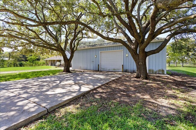 Building Photo - 2906 Avenue S