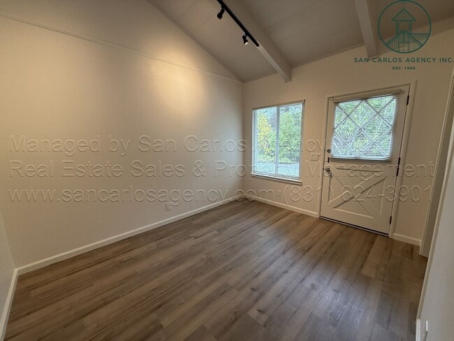 Building Photo - Remodeled Three Bedroom Upper Hatton Fields Home