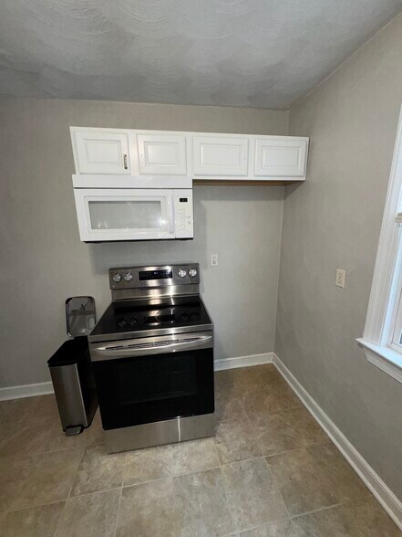 Building Photo - 317 Dune St